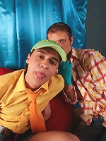 Experienced gay masturbator pleases a fresh twink teen