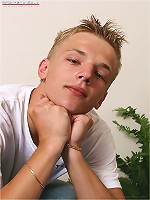 Two hot twinks fuck out by the pool