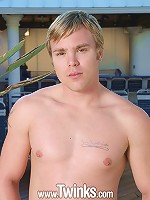 I refuse to believe there's anything Bobby Rails finely tuned physique can't accomplish after this thrilling solo performance. This outdoor jerk-off session proves just how skilled he is with his tool and just makes me insatiably horny.